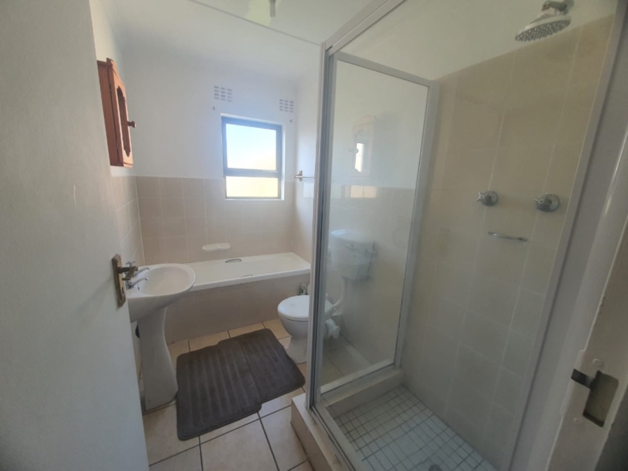 To Let 3 Bedroom Property for Rent in Beacon Bay Eastern Cape